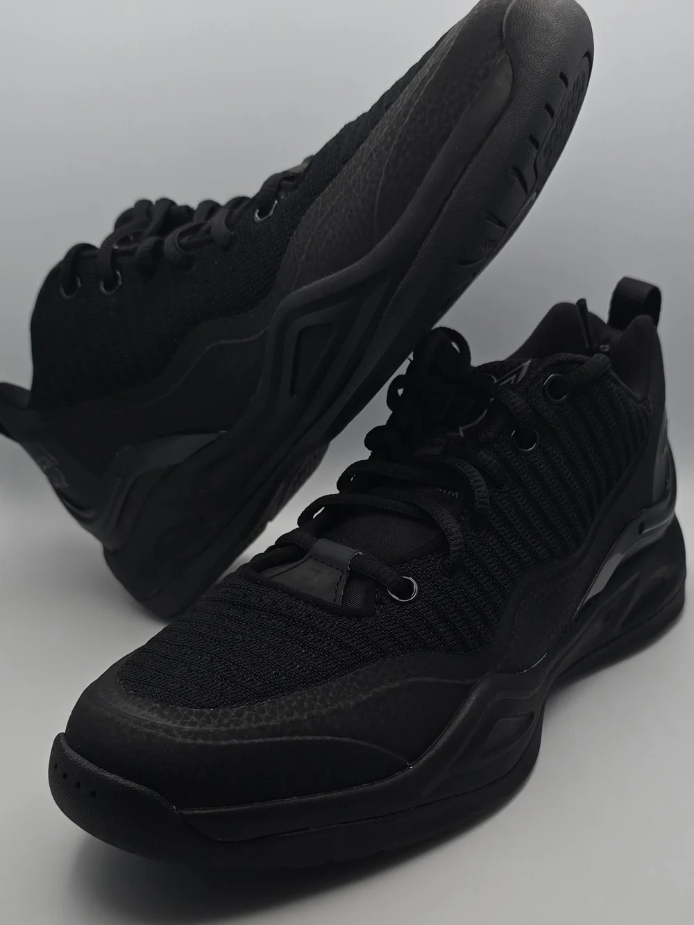 Men's Q4  Matte Black 495 LO Athletic Sneakers - Mens 6 Womens 7.5